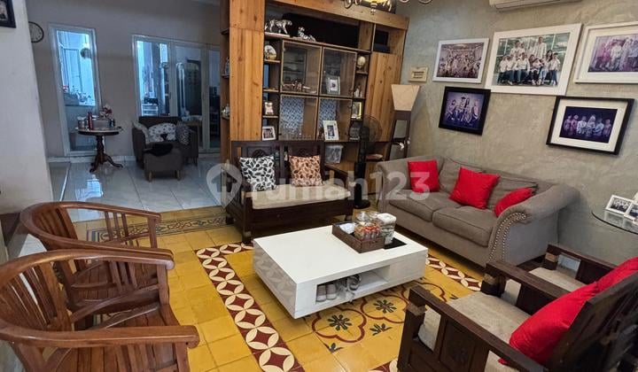 Rumah 2 Lantai, Modefnland, Siap Huni, Bisa Kpr