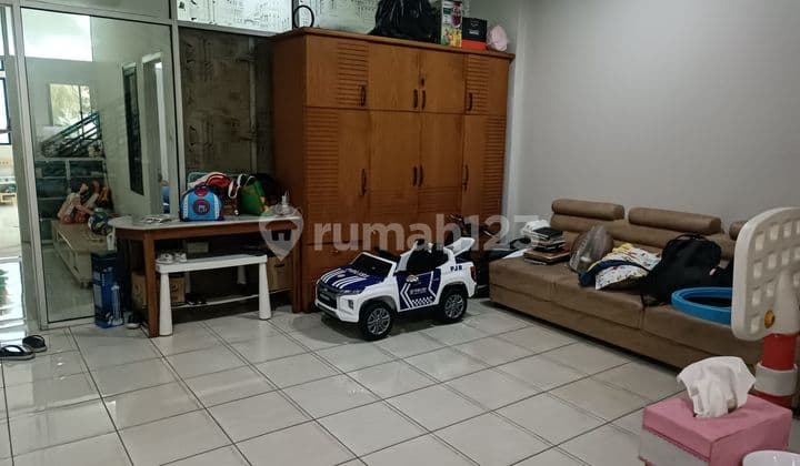 Ruko 3.5 lantai, Tiang Bendera, bagus, cocok untuk kantor dan hunian