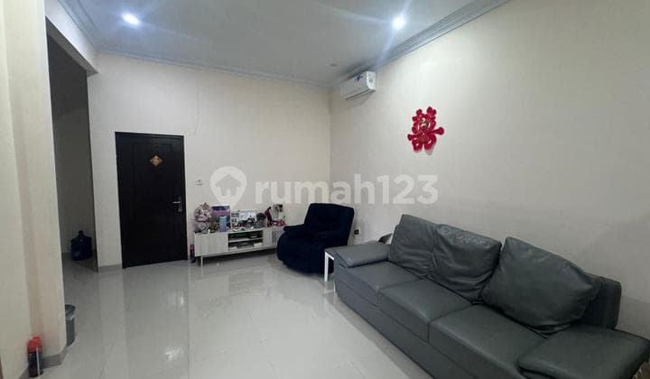 Single-Storey Cabtik House in Simprug Diporis, Front Cluster