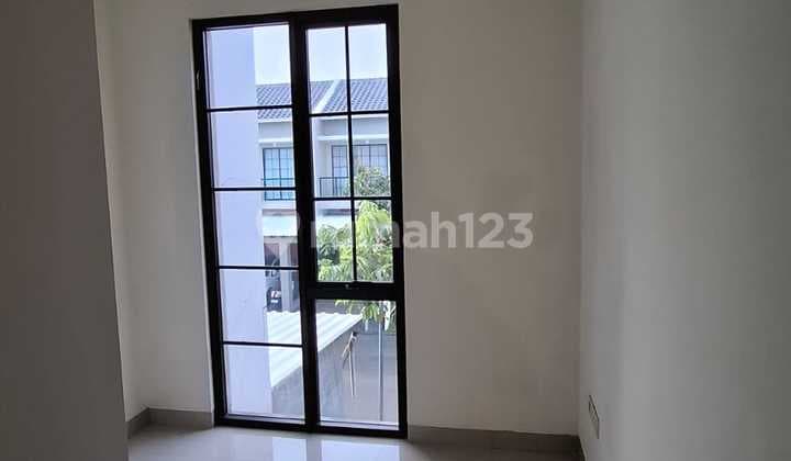 Rumah 2 Lantai, Green Village, Siap Uni, Bisa Kpr