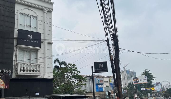 Disewakan Ruko Strategis 3.5 Lantai Pinggir Jalan Utama Alternative Cibubur Cocok Buat Usaha