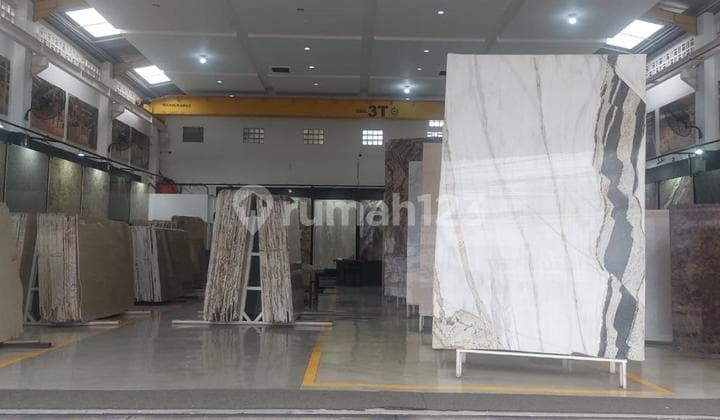 Ruang Usaha Disewakan di Rawasari