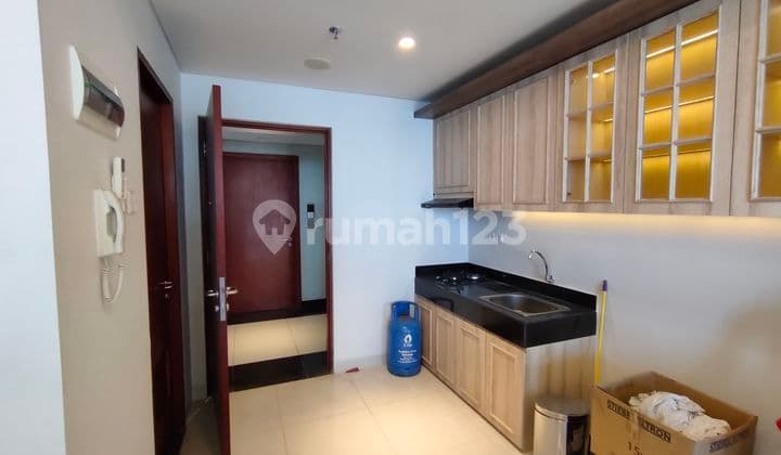 Di jual cepat apartment Roseville depan teras kota