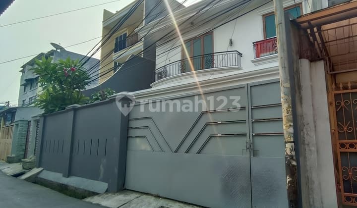 The Cheapest Boarding House, Far Below Market Price, on Badila Street, Tangki, Taman Sari, West Jakarta