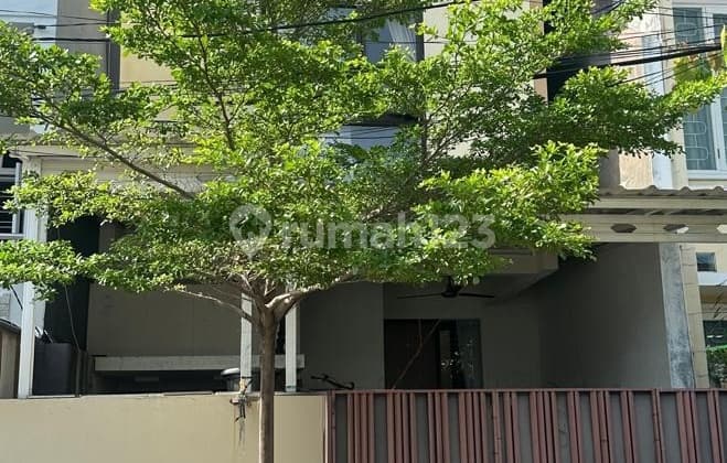 Rumah, 3 Lantai, SHM, Siap Huni di Muara Karang Jakarta (D0022)