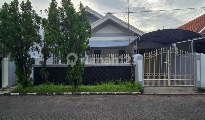 Rumah Nirwana Eksekutif Siap Huni, Garasi 2, Strategis Rumah Nirwana Eksekutif Siap Huni, Garasi 2, Strategis