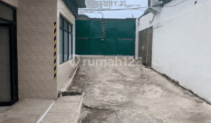 Tanah Ada 6 Gudang di Kapuk Jakarta Barat