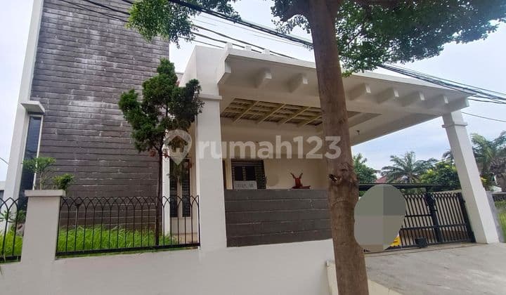 Dijual Rumah Hoek di Kemang Pratama Bekasi
