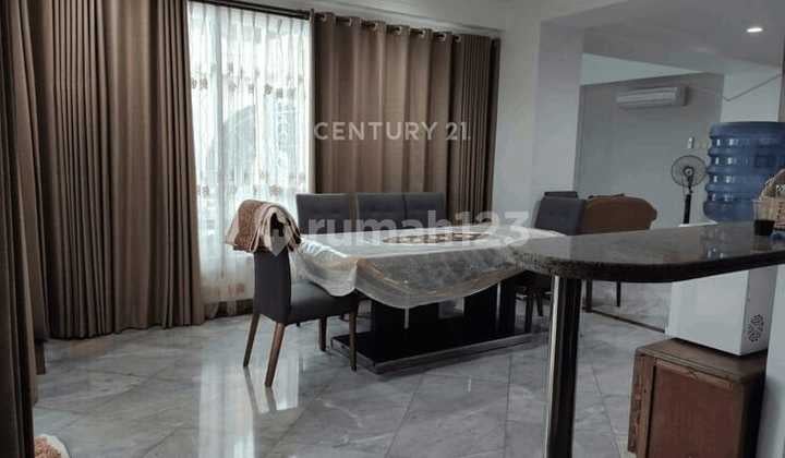 Penthouse 2 Lantai Mitra Oasis Jakarta Pusat - Full Furnished