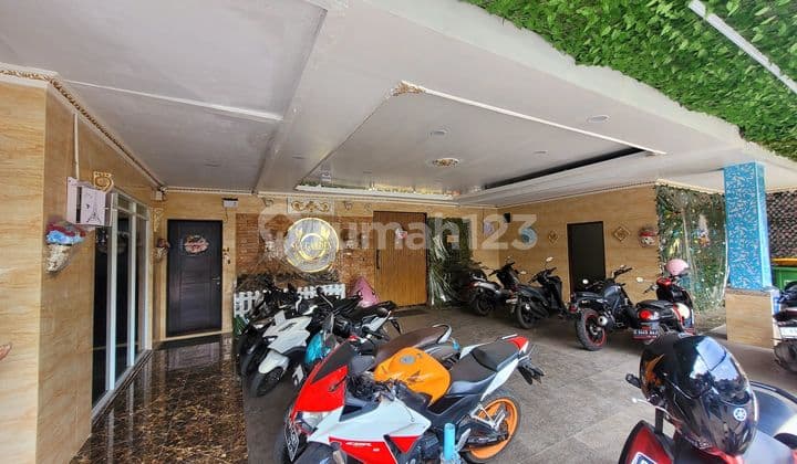 Hotel 2 lantai baru renovasi