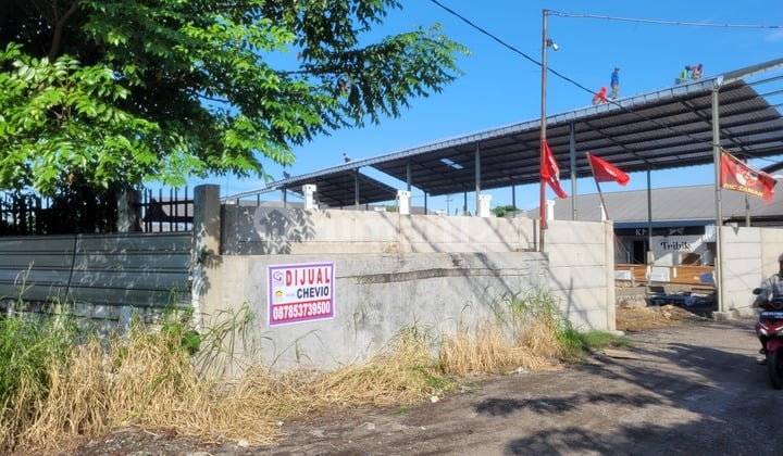 Land for Warehousing and Business Along the Main Road.