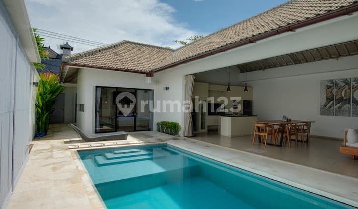 Serene 6-Bedroom Villa in Seminyak, Bali