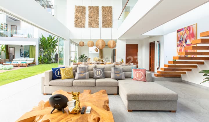 Leasehold Villa Bagus Furnished HGB di Tibubeneng, Badung