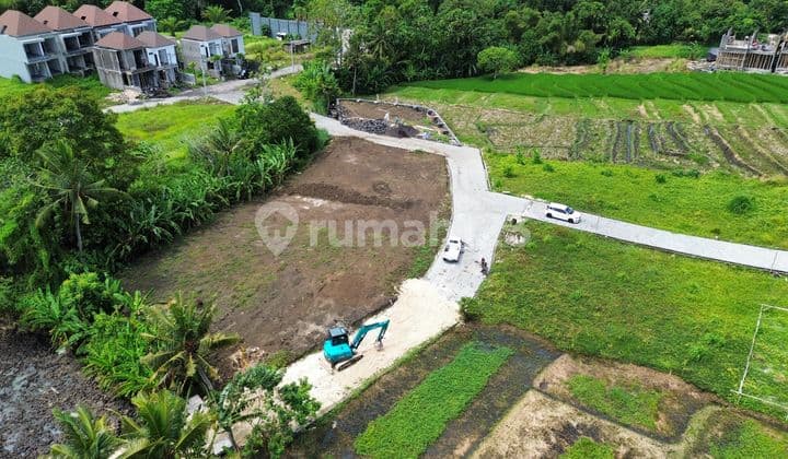 Land Plot On Inside Gated Complex For Sale In Beraban
