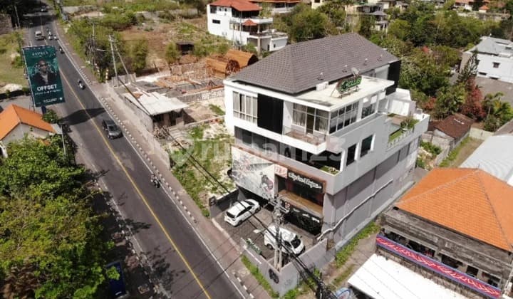 Four Bedroom Complete Facilities With Commercial Space On First And Second Floor For Sale In Ungasan