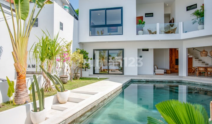 Stylish 3-Bedroom Villa Near Seseh Beach
