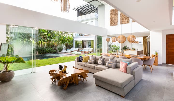 Luxurious 5 bedroom Villa In Canggu A Private Sanctuary