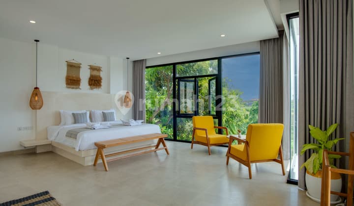 Spacious 5-Bedroom Villa for Lease in Padonan