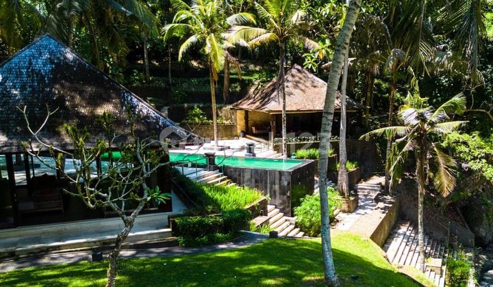 Magnificient Peaceful Big Villa Complex With Complete Facilities With River View For Sale In Cepaka