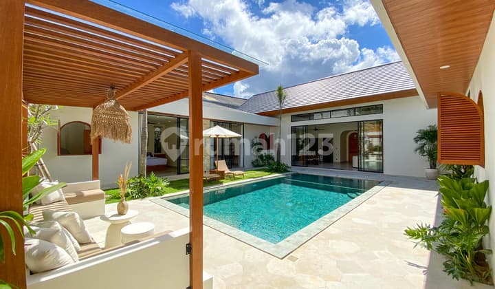 Modern 4Br Leasehold Villa In Kerobokan - Fully Furnished With Private Pool