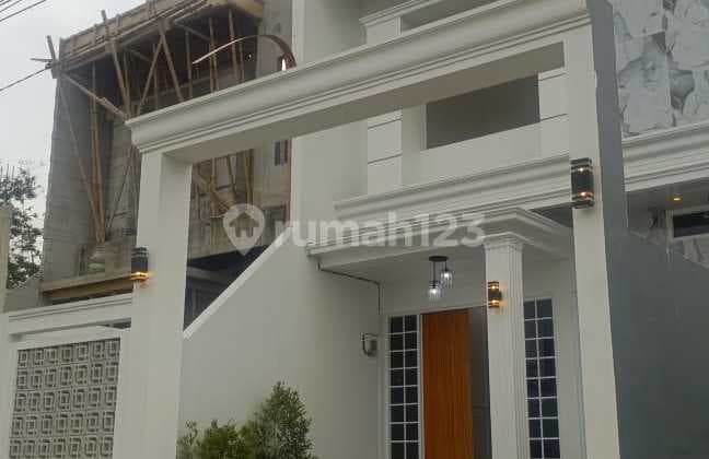 Rumah Mewah Plus Kolam Renang Pribadi Murah