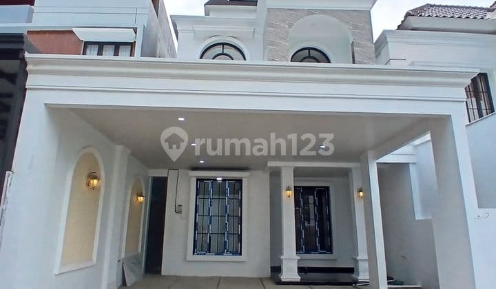 Hunian Eksklusif 2 Lantai Mewah Di Banyumanik