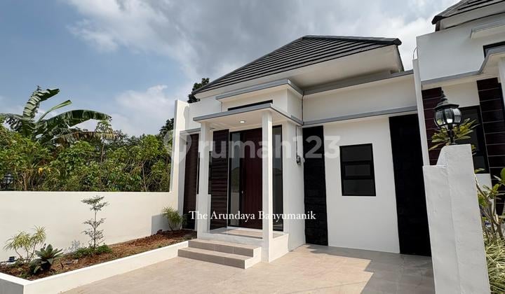 Rumah Baru Gres Lokasi Stategis Dekat Rs. Hermina Banyumanik