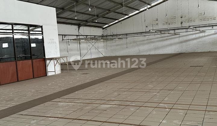 Gudang di Taman Kopo Indah 2000.0 M² Unfurnished