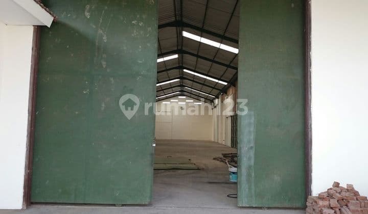 Akses Fuso Gudang di Santosa Hospital Bandung Kopo, Jl. Kh. Wahid Hasyim No. 461-463, Cirangrang, Babakan Ciparay, Kota Bandung, Jawa Barat, Indonesia, 40227, Kopo 700.0 M² Unfurnished SHM