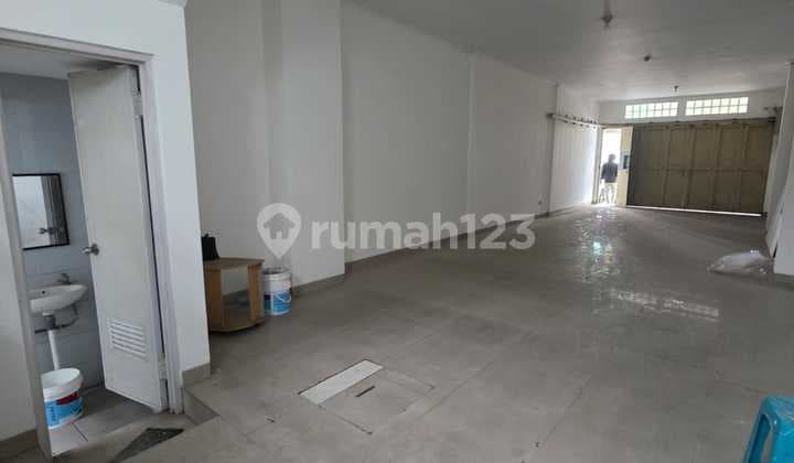 Ruko 3 Lantai Cocok Untuk.kantor
