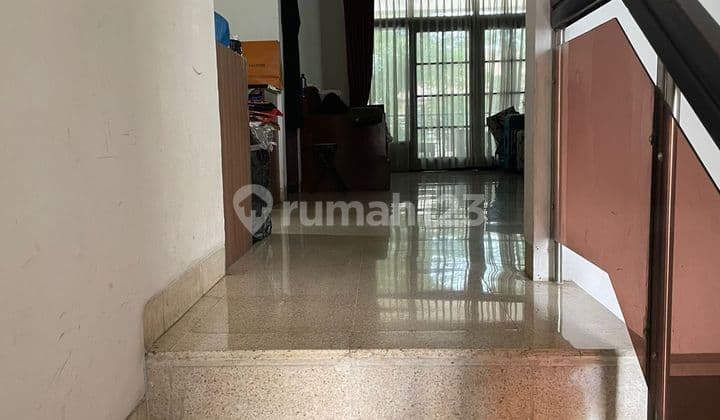 Rumah Di Kebayoran Baru Bagus Shm Hadap Utara 2 Lantai Dalam Komplek Perumahan Elit.