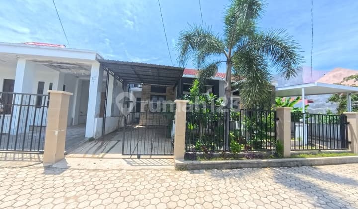 DI SEWAKAN RUMAH MURAH MERIAH AREA PERKAMPUSAN LANUDAL PENFUI KOTA KUPANG NTT