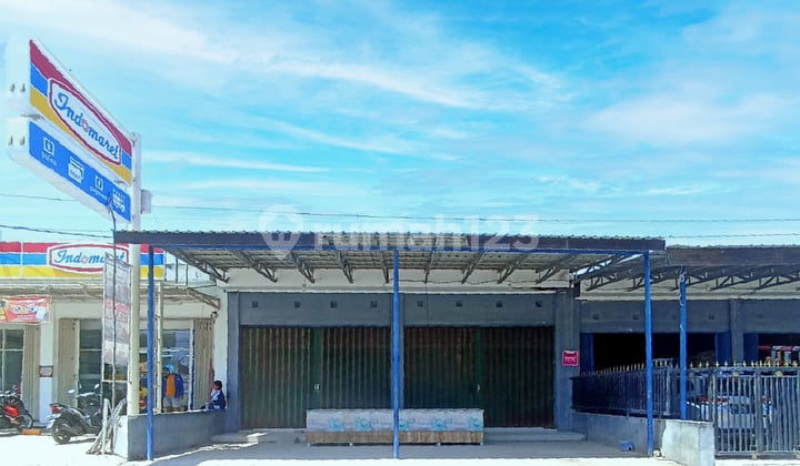 FOR SALE VERY AFFORDABLE SHOPHOUSE STRATEGIC LOCATION BUSINESS AREA KUPANG CITY NTT