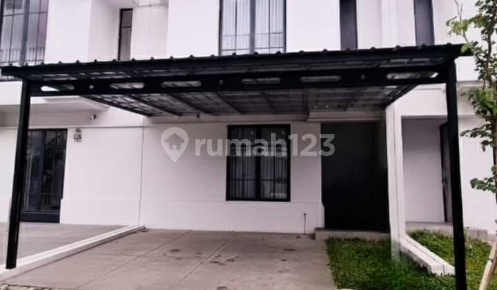 Beautiful Semi-Furnished House West Facing Near Mall and Station