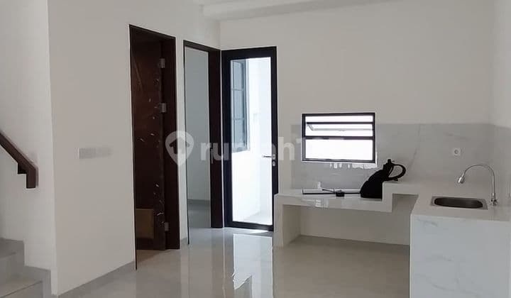 Rumah Semi Furnished Disewakan 2 Tahun Lebih Murah di Bintaro