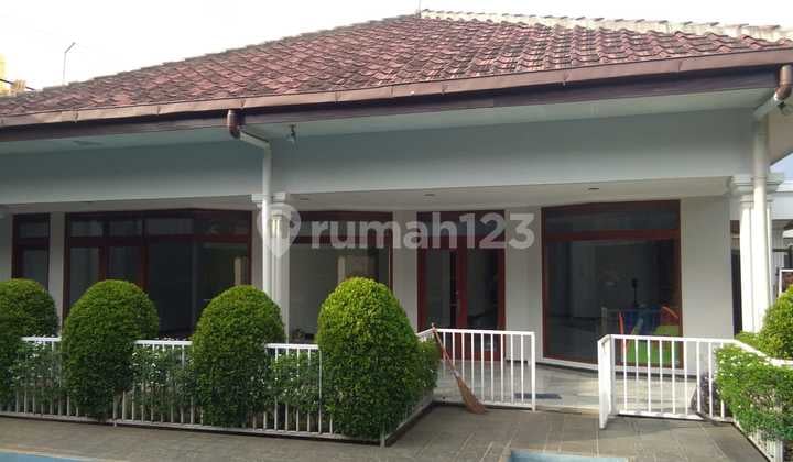 Rumah Luas 3 Kavling SHM dengan Private Pool di Cipete Jaksel