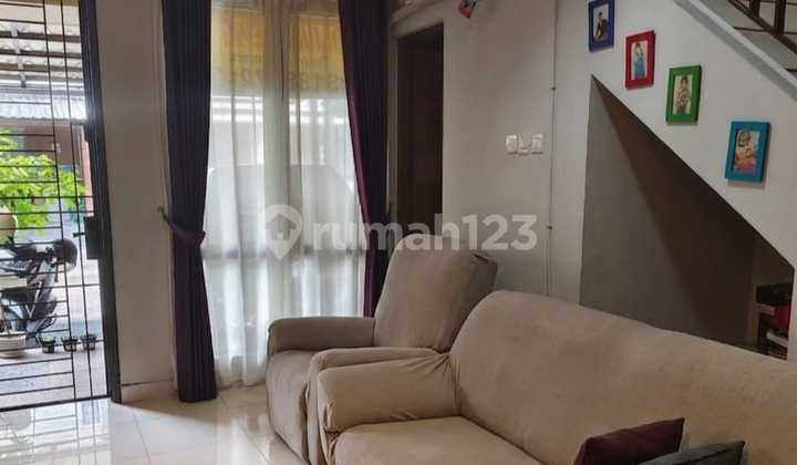One Gate System House Facing North SHM Semi-Furnished in Graha Raya