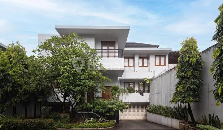 Townhouse Mewah 3 Lantai Shgb Hook dengan Pool di Cilandak Jaksel