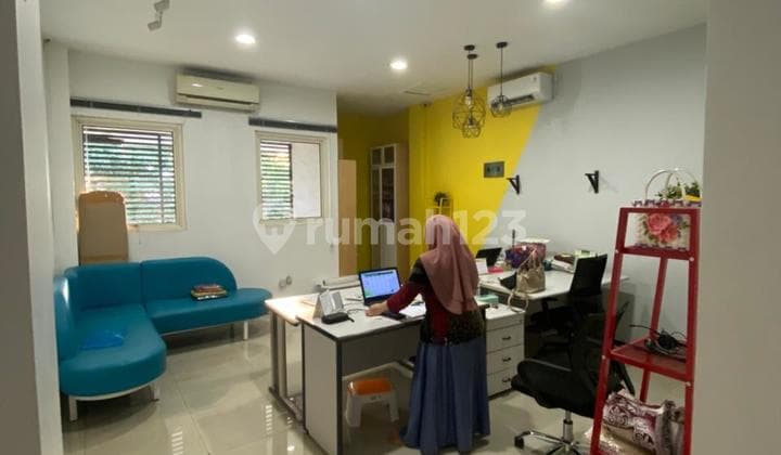 Ruko dengan SHM dan PBB Lengkap Lokasi Strategis di Gandaria