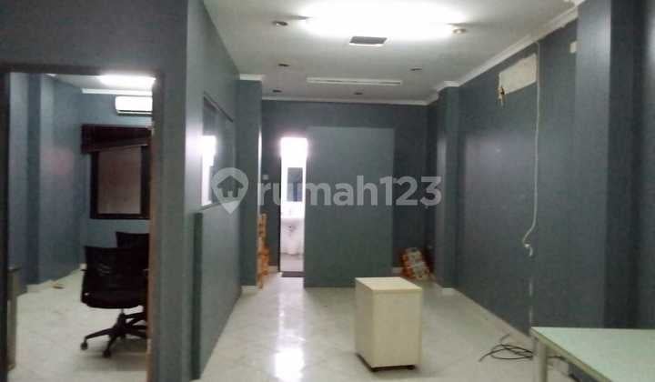 2 Shophouses for Rent, 3.5 Floors Building in Senayan, South Jakarta