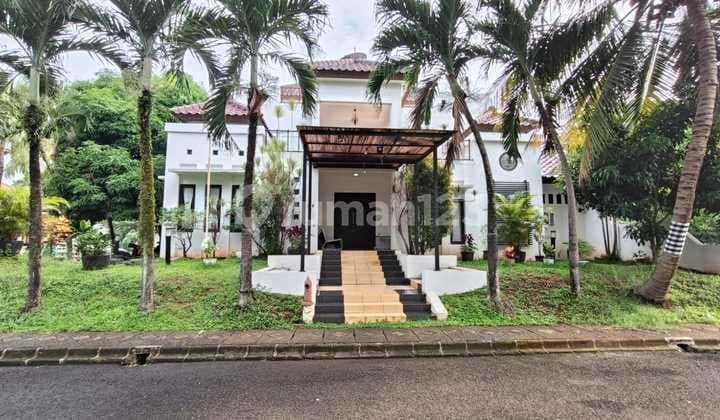 Spacious Luxury House with Hook Position in Graha Taman Bintaro Sector 9