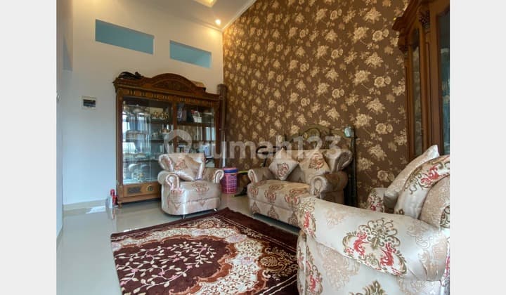 Rumah 2 Lantai Bagus Siap Huni di Graha Raya Bintaro