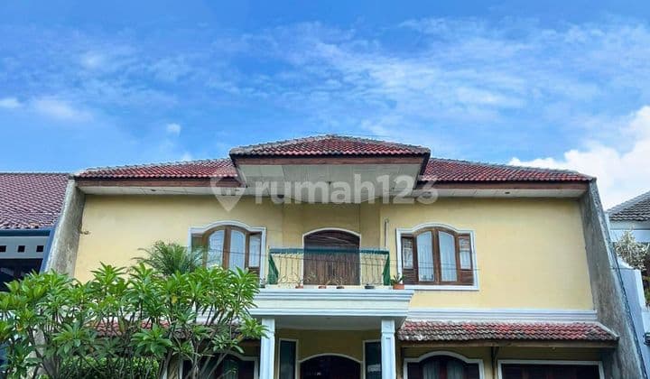 Good 2-Story House in Maya Garden Complex, Kebayoran Lama, South Jakarta