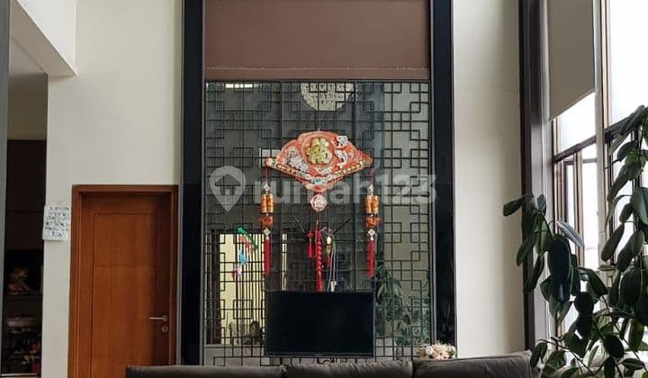 Dijual Rumah 3,5 Lantai di Jalan Pluit Karang Ayu Barat, Jakarta Utara