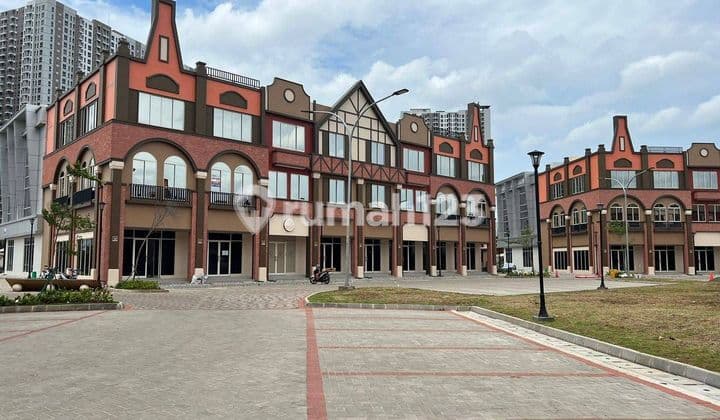 Disewakan 1 unit Ruko LaRiviera Boulevard, Badan, Brand New di PIK 2