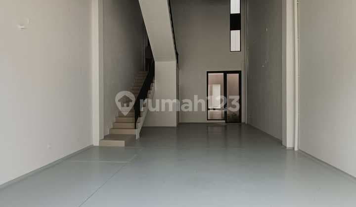 Disewakan Gudang Bizpark Multiguna 2 Lantai, Harga Sewa 150 Jt/tahun, Minimal Sewa 2 Tahun