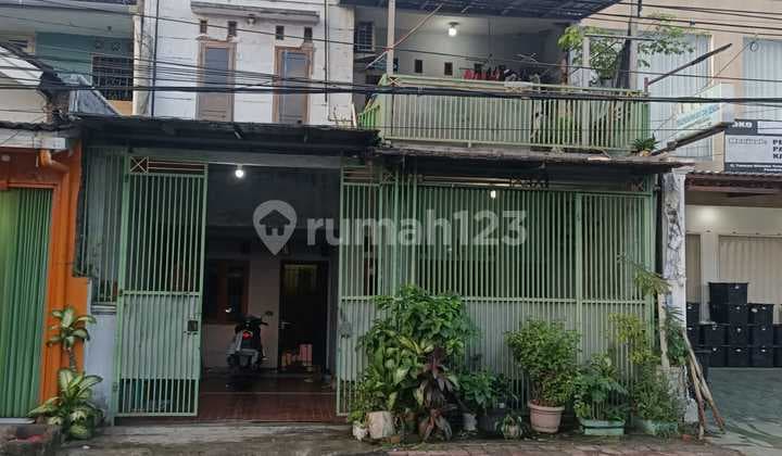 Dijual Cepat Rumah Pinggir Jalan Raya di Pondok Kelapa Jakarta