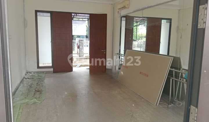 Disewakan Rumah Mewah Pinggir Jalan Raya Heliconia Harapan Indah