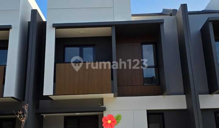 Disewa Rumahdi Cluster Regia Residence Summarecon Crown Gading