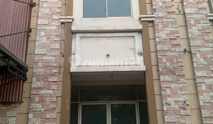 Ruko Bagus di Green Lake City Hadap Jalan